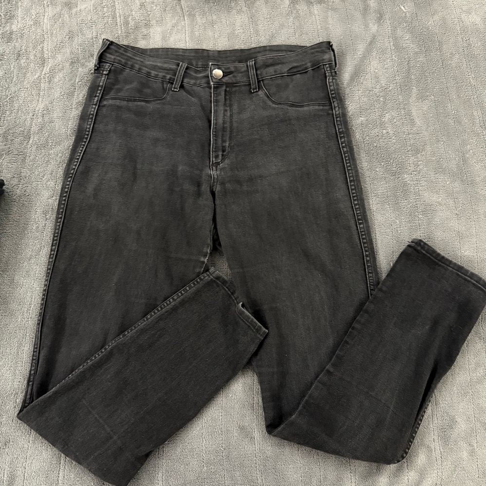 H&M High-Waisted Skinny Jeans – Black Denim, Size 31